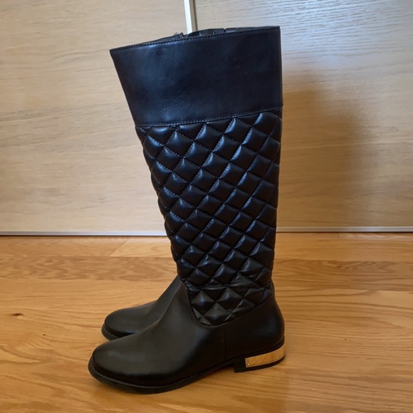 Vince Camuto black quilted leather riding boots 6 - Picture 3 of 12